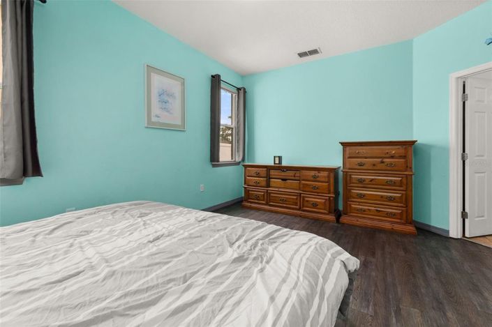 Image No.24-4 Bed House for sale