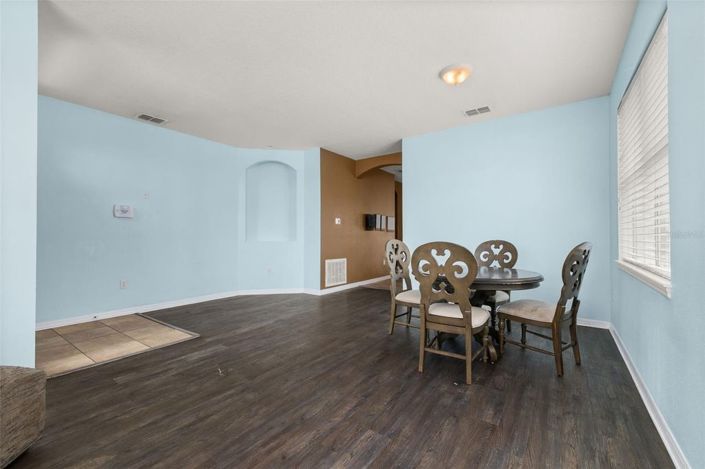 Image No.9-4 Bed House for sale