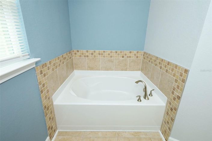 Image No.18-3 Bed House for sale