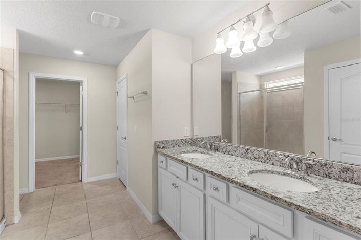 Image No.16-5 Bed House for sale