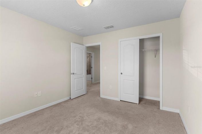 Image No.26-5 Bed House for sale