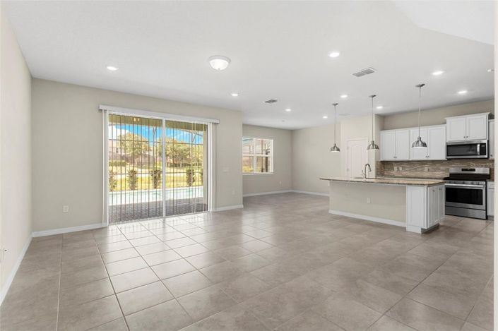 Image No.9-5 Bed House for sale