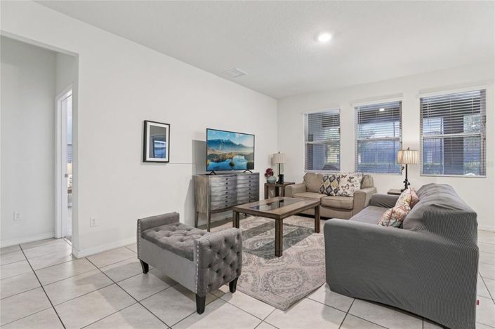 Image No.6-7 Bed House for sale