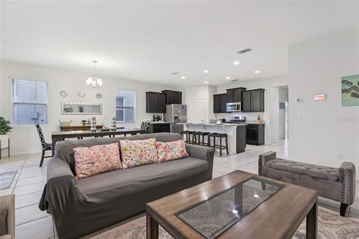 Image No.7-7 Bed House for sale