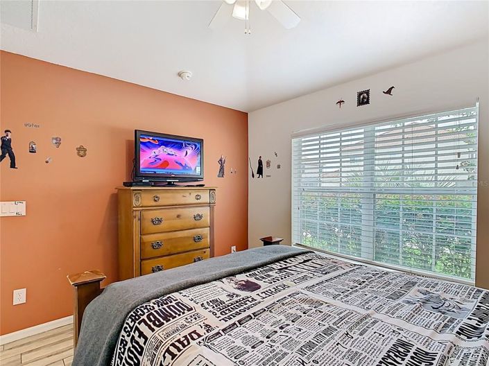 Image No.18-5 Bed House for sale