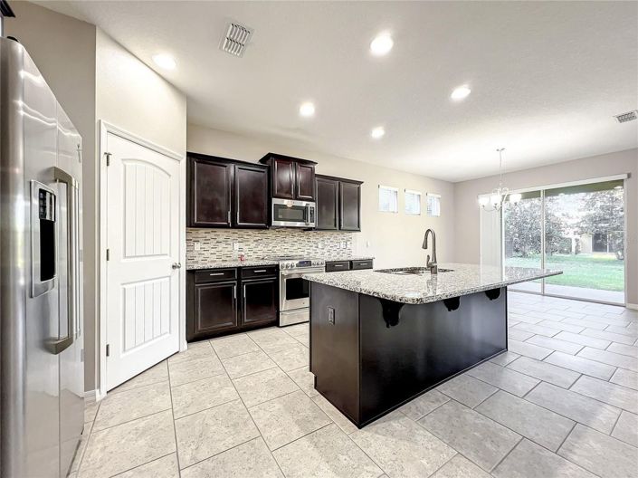 Image No.8-5 Bed House for sale