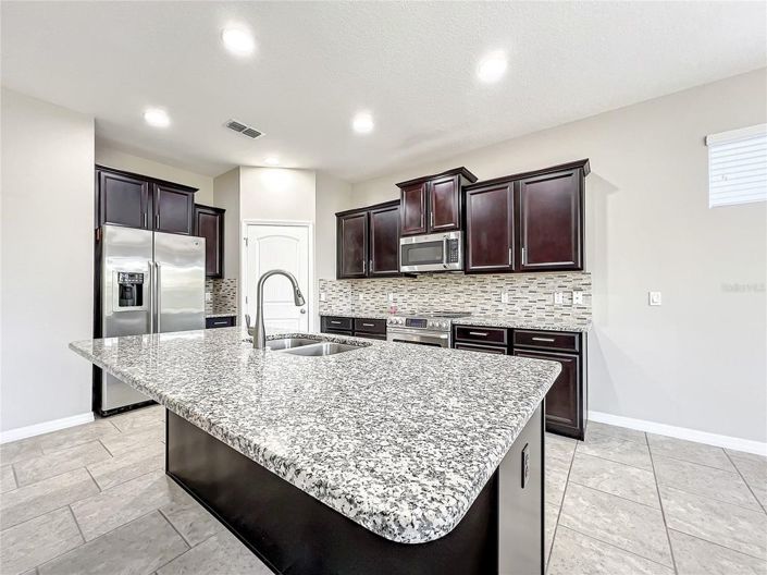 Image No.9-5 Bed House for sale