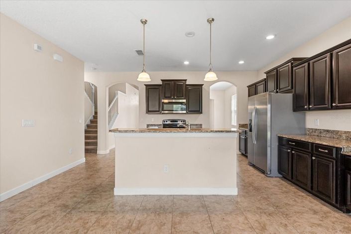 Image No.9-5 Bed House for sale