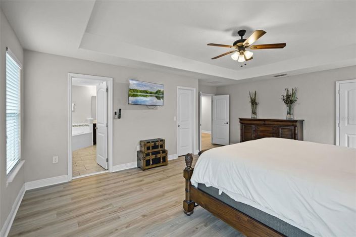 Image No.24-7 Bed House for sale