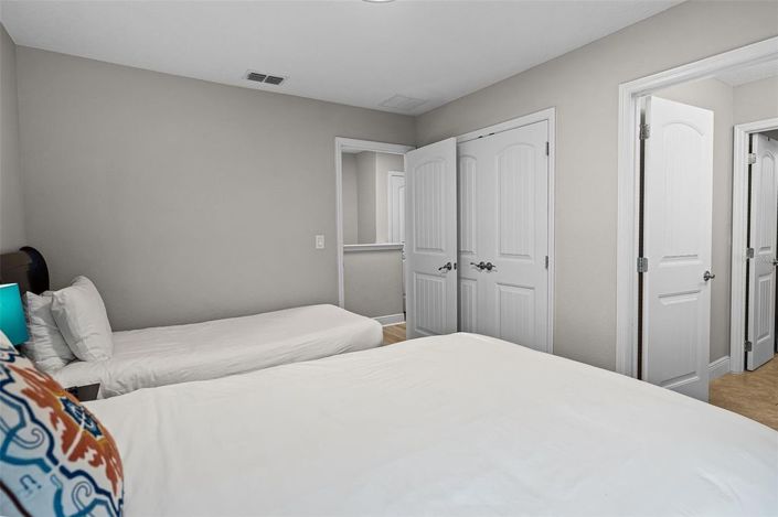 Image No.37-7 Bed House for sale