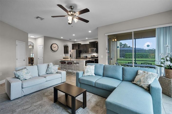 Image No.8-7 Bed House for sale