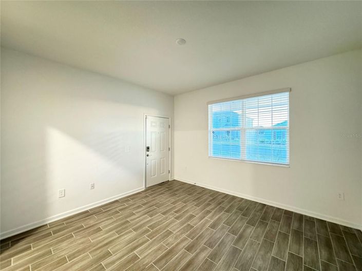 Image No.17-4 Bed House for sale