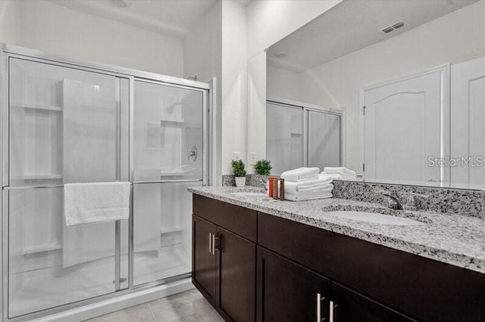 Image No.13-5 Bed House for sale