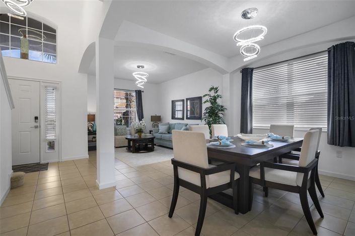 Image No.19-6 Bed House for sale