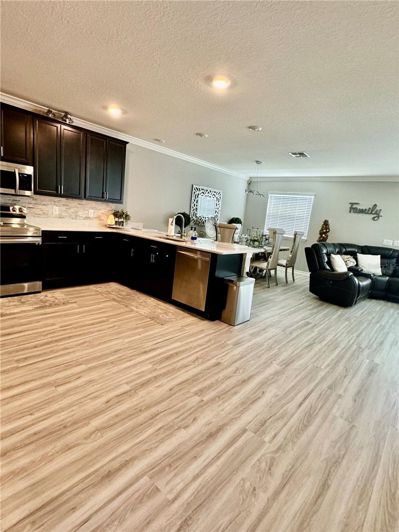 Image No.17-4 Bed House for sale