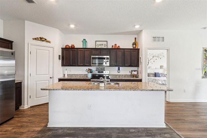 Image No.12-4 Bed House for sale