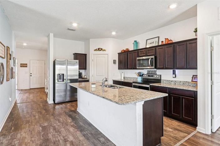 Image No.13-4 Bed House for sale