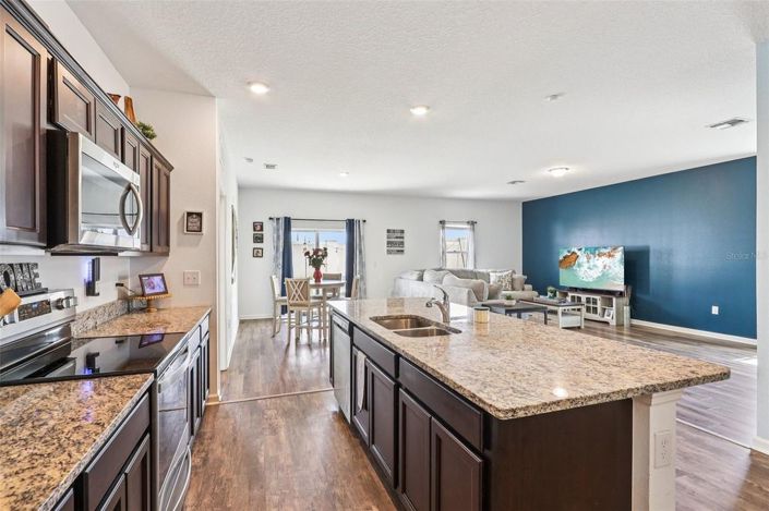 Image No.16-4 Bed House for sale