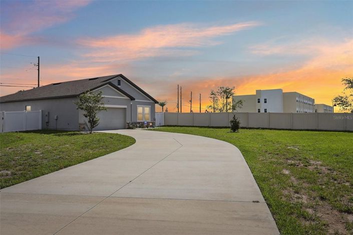 Image No.2-4 Bed House for sale