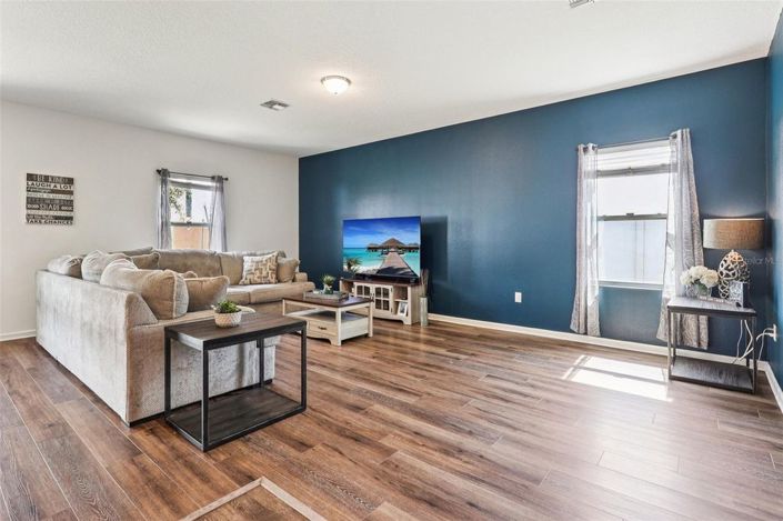 Image No.6-4 Bed House for sale