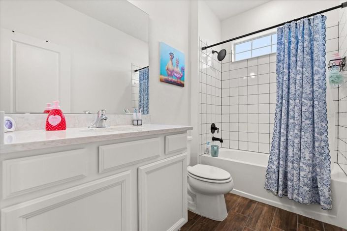 Image No.15-4 Bed House for sale