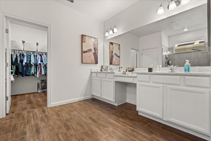 Image No.25-4 Bed House for sale