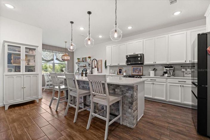 Image No.7-4 Bed House for sale