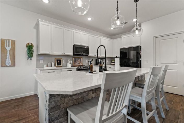 Image No.8-4 Bed House for sale