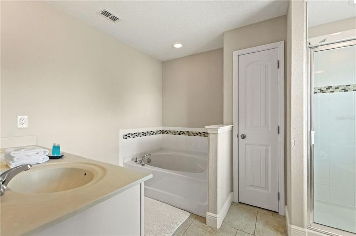 Image No.31-5 Bed House for sale