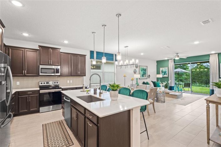 Image No.8-4 Bed House for sale