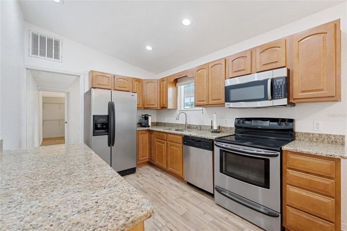 Image No.8-2 Bed House for sale