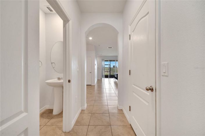 Image No.20-3 Bed Townhouse for sale