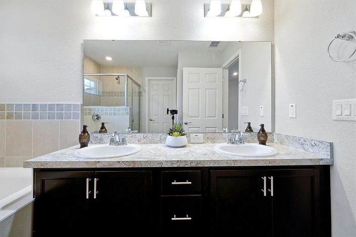 Image No.18-3 Bed House for sale