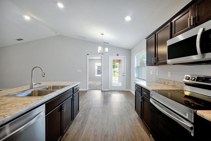 Image No.9-3 Bed House for sale