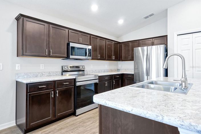 Image No.10-3 Bed House for sale