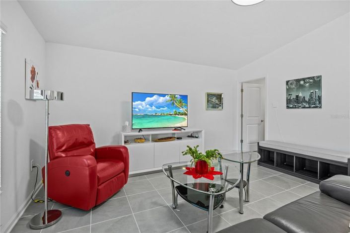 Image No.11-3 Bed House for sale