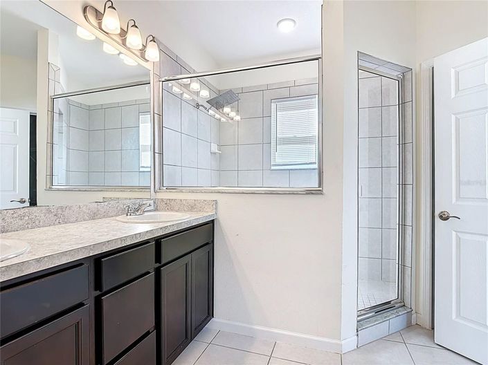 Image No.14-5 Bed House for sale