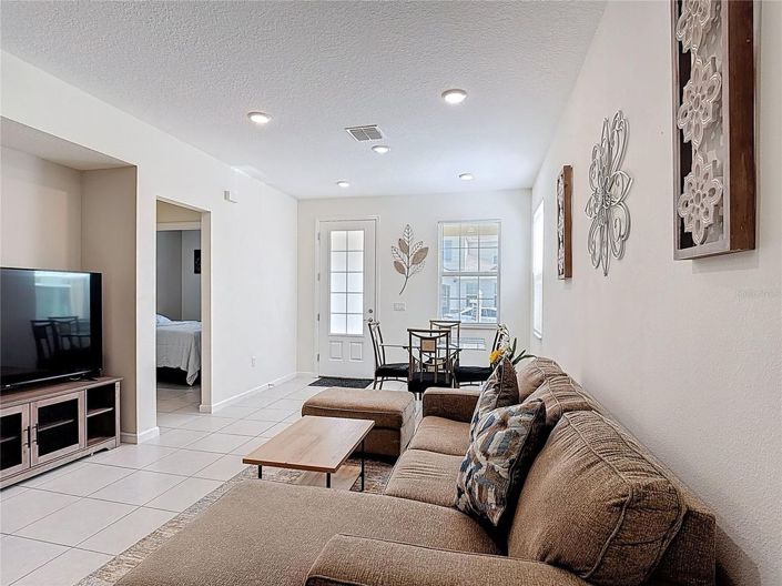 Image No.4-5 Bed House for sale