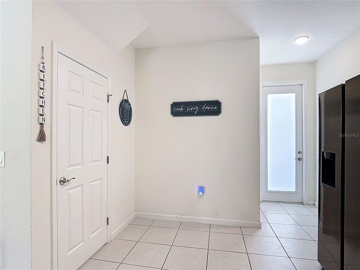 Image No.8-5 Bed House for sale