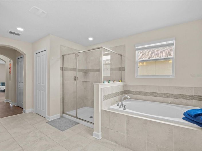 Image No.24-5 Bed House for sale