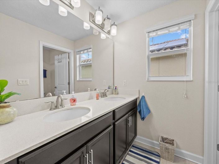 Image No.29-5 Bed House for sale