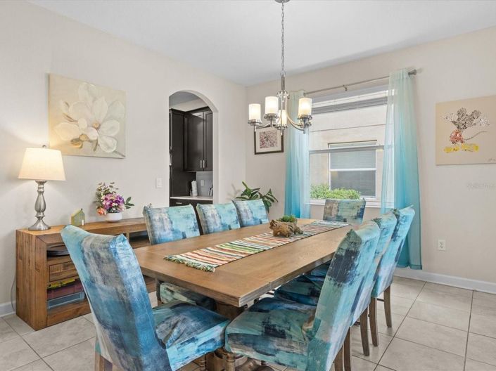 Image No.6-5 Bed House for sale