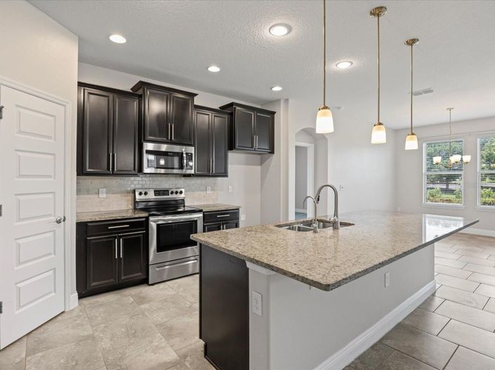 Image No.10-4 Bed House for sale