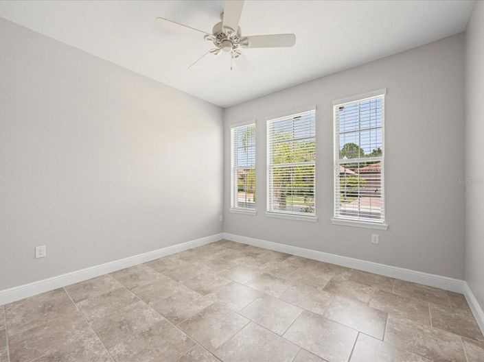 Image No.15-4 Bed House for sale