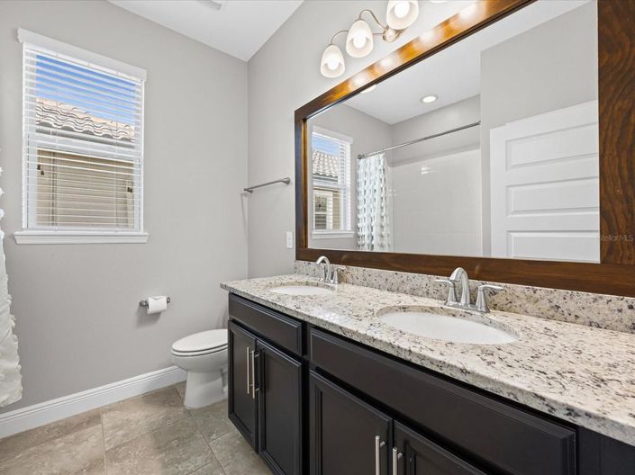 Image No.18-4 Bed House for sale