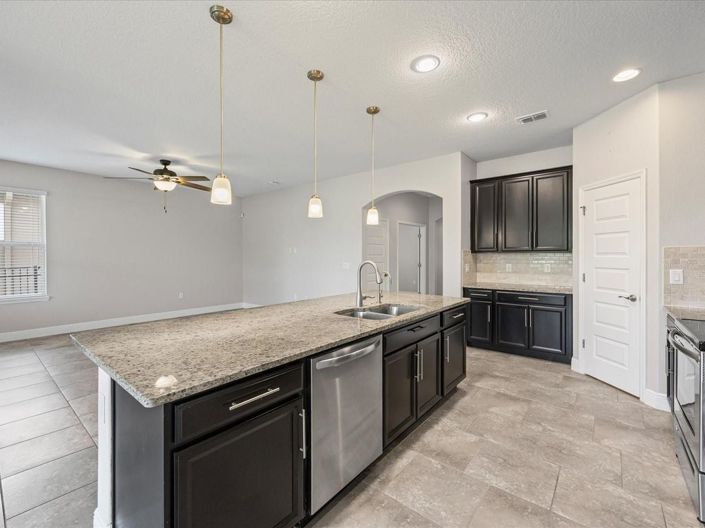 Image No.8-4 Bed House for sale