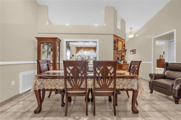 Image No.8-3 Bed House for sale