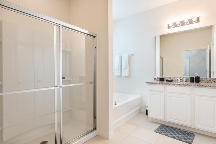 Image No.16-6 Bed House for sale