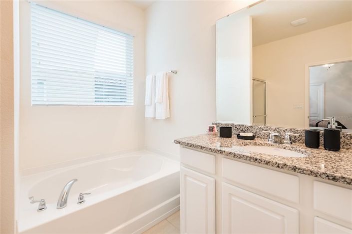 Image No.17-6 Bed House for sale