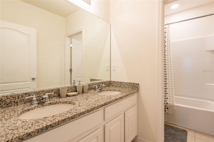 Image No.25-6 Bed House for sale